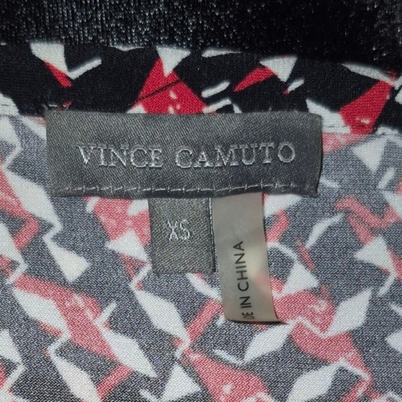 Vince Camuto Stylish Women's Black and Red Patterned Wrap Dress. Size XS - Picture 9 of 12